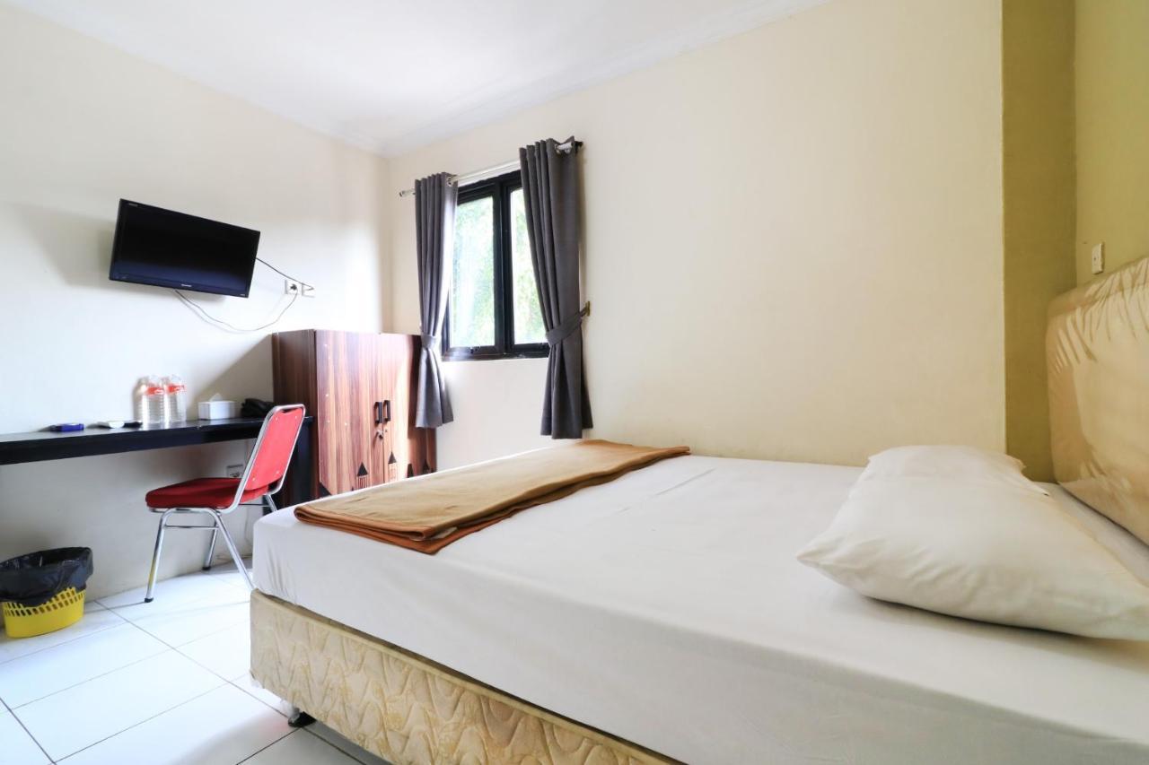 Ams Hotel Koja Джакарта Экстерьер фото